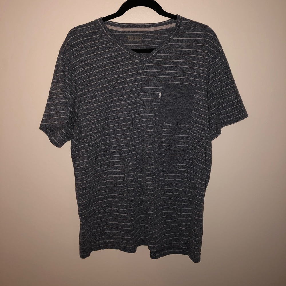 NWOT Mens Levi Vneck
